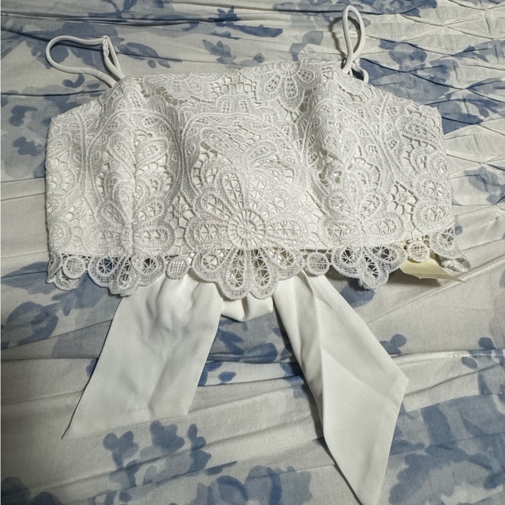 Abercrombie & Fitch | 	
Ultra Cropped Lace Squareneck Set Top - Picture 3 of 5